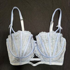Lace coquette clamshell design bra